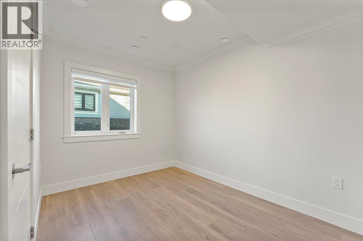 2227 W 16th Avenue Property Photo 17