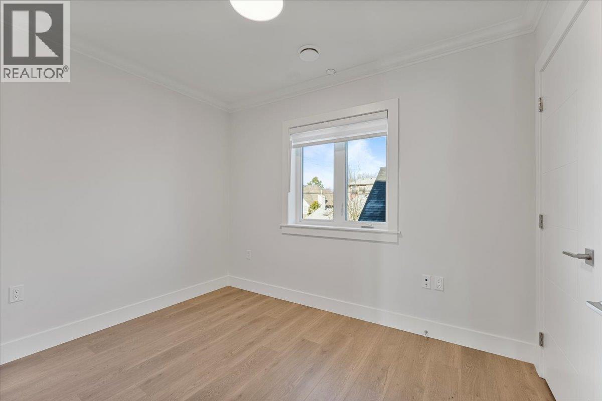 2227 W 16th Avenue Property Photo 18