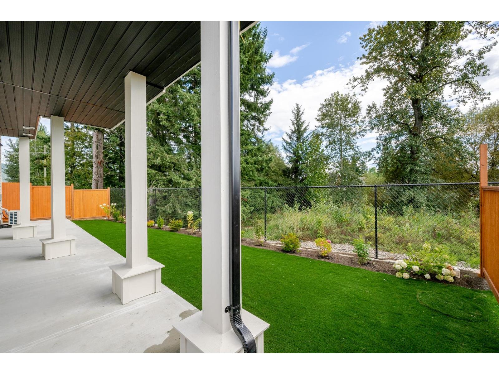 9 5924 Riverside Street Property Photo 5