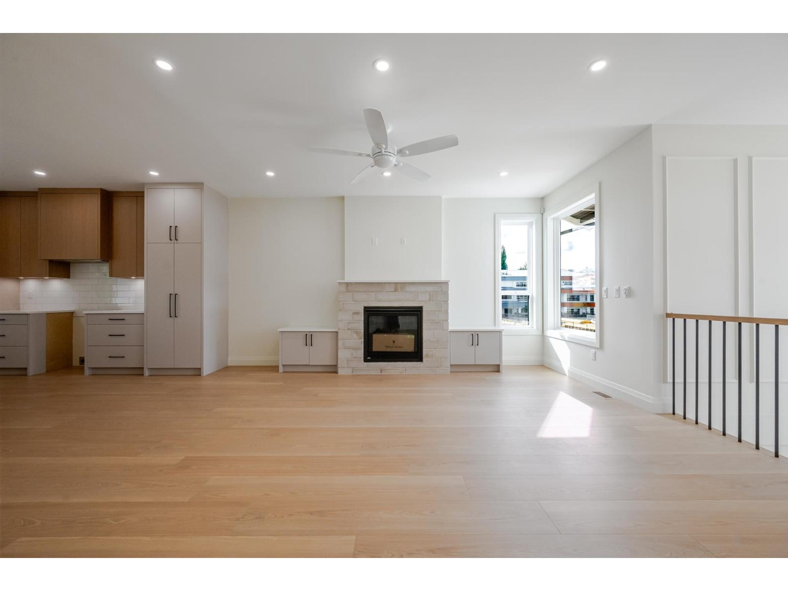 9 5924 Riverside Street Property Photo 11