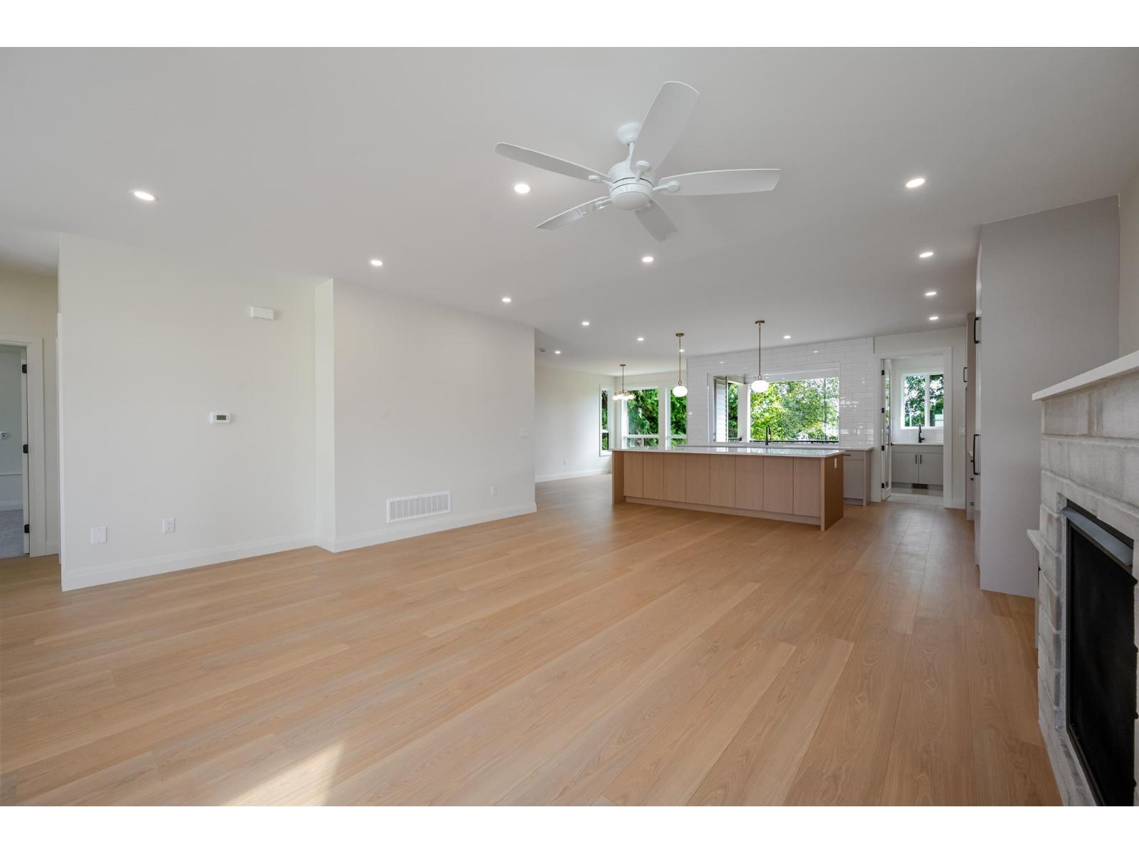 9 5924 Riverside Street Property Photo 14
