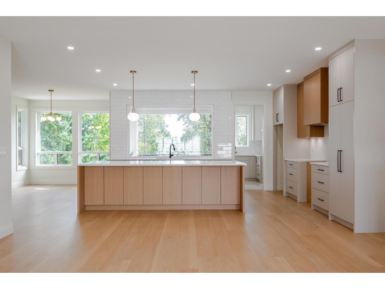 9 5924 Riverside Street Property Photo 15