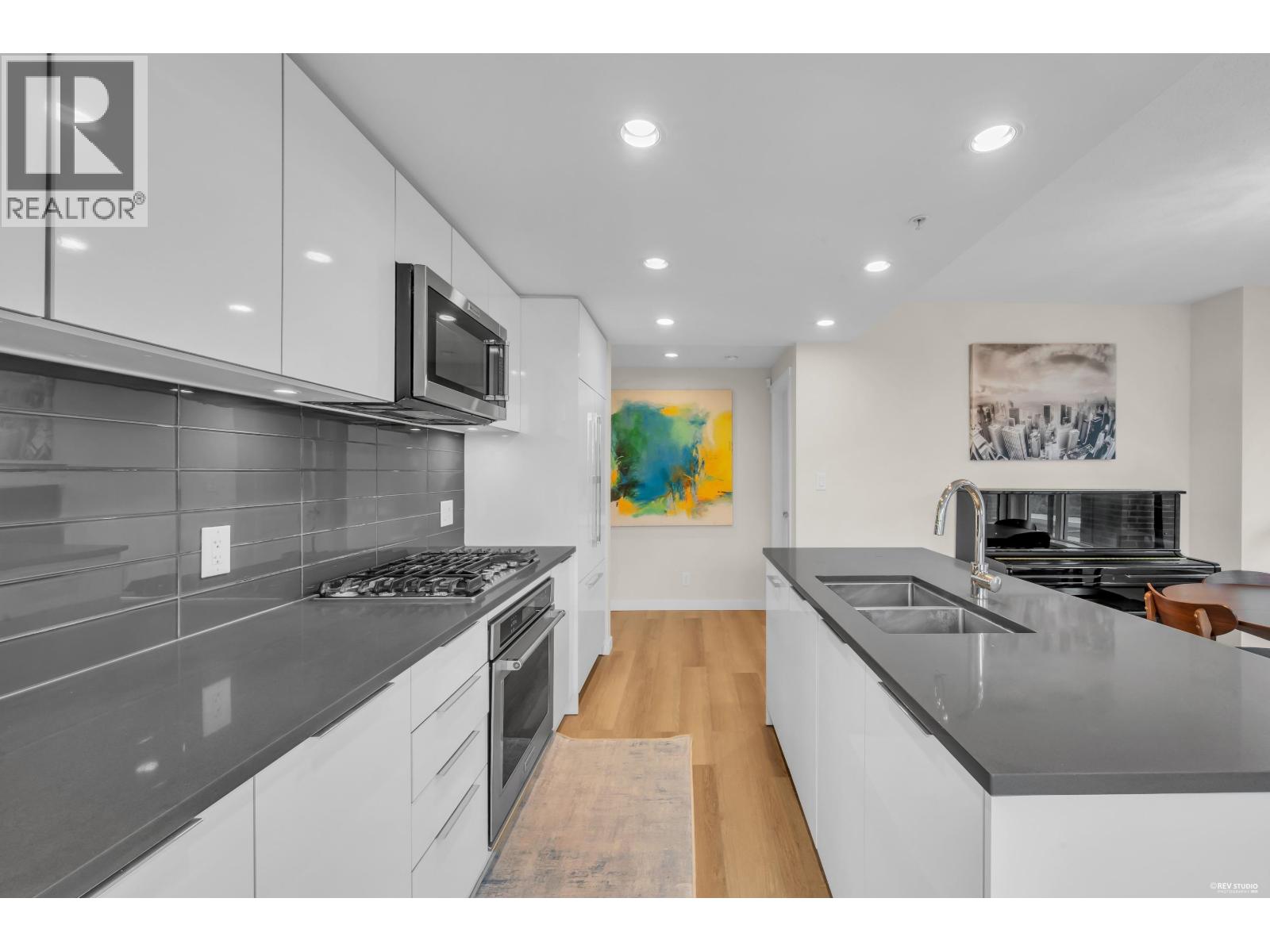 305 3100 Windsor Gate Property Photo 14