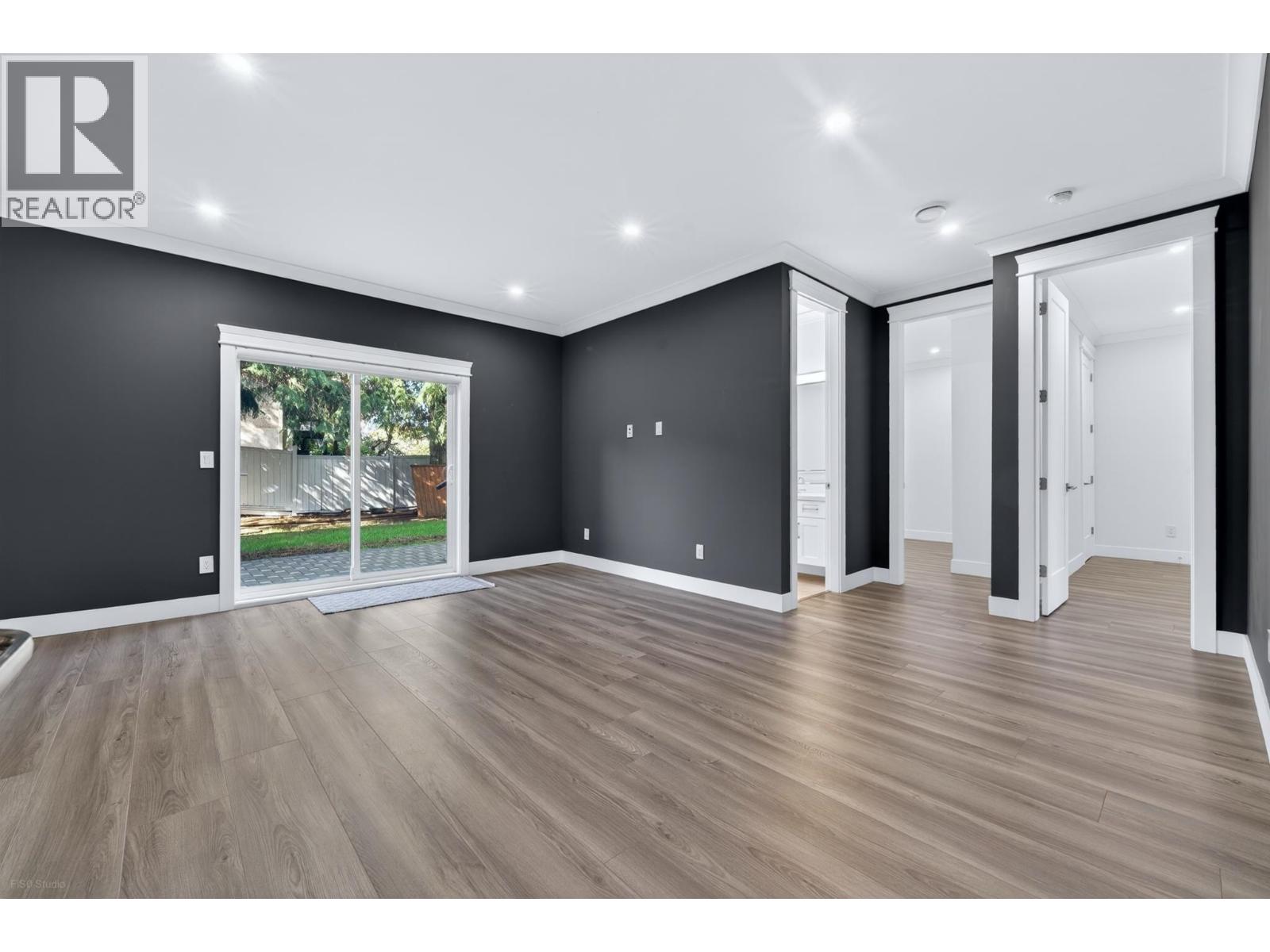 4471 Windjammer Drive Property Photo 8
