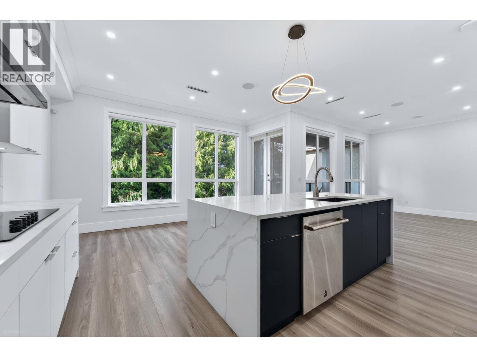 4471 Windjammer Drive Property Photo 13