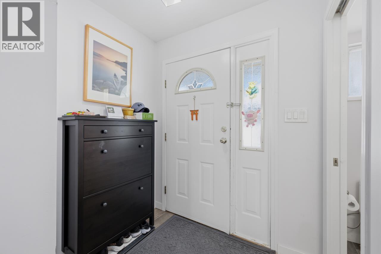 38 7691 Moffatt Road Property Photo 12