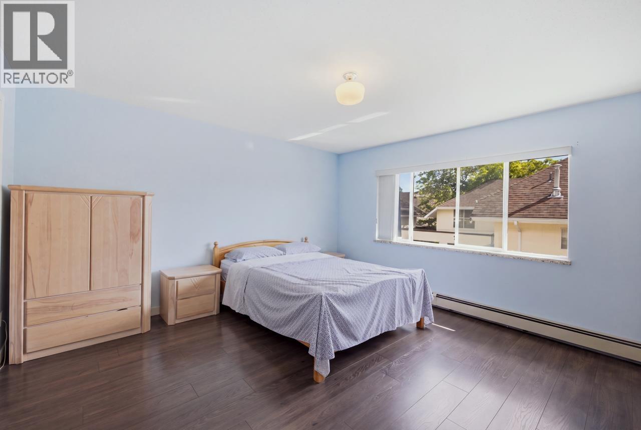 38 7691 Moffatt Road Property Photo 16