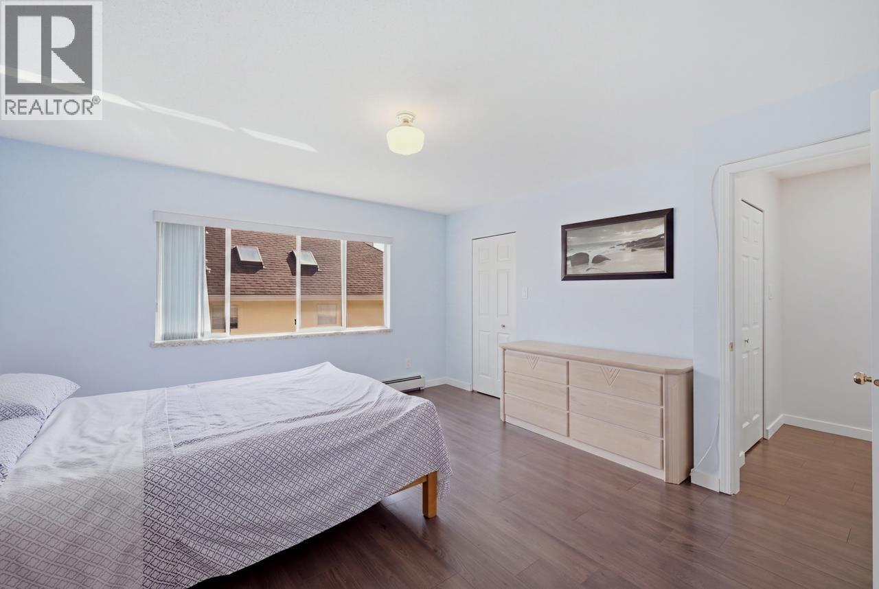 38 7691 Moffatt Road Property Photo 17