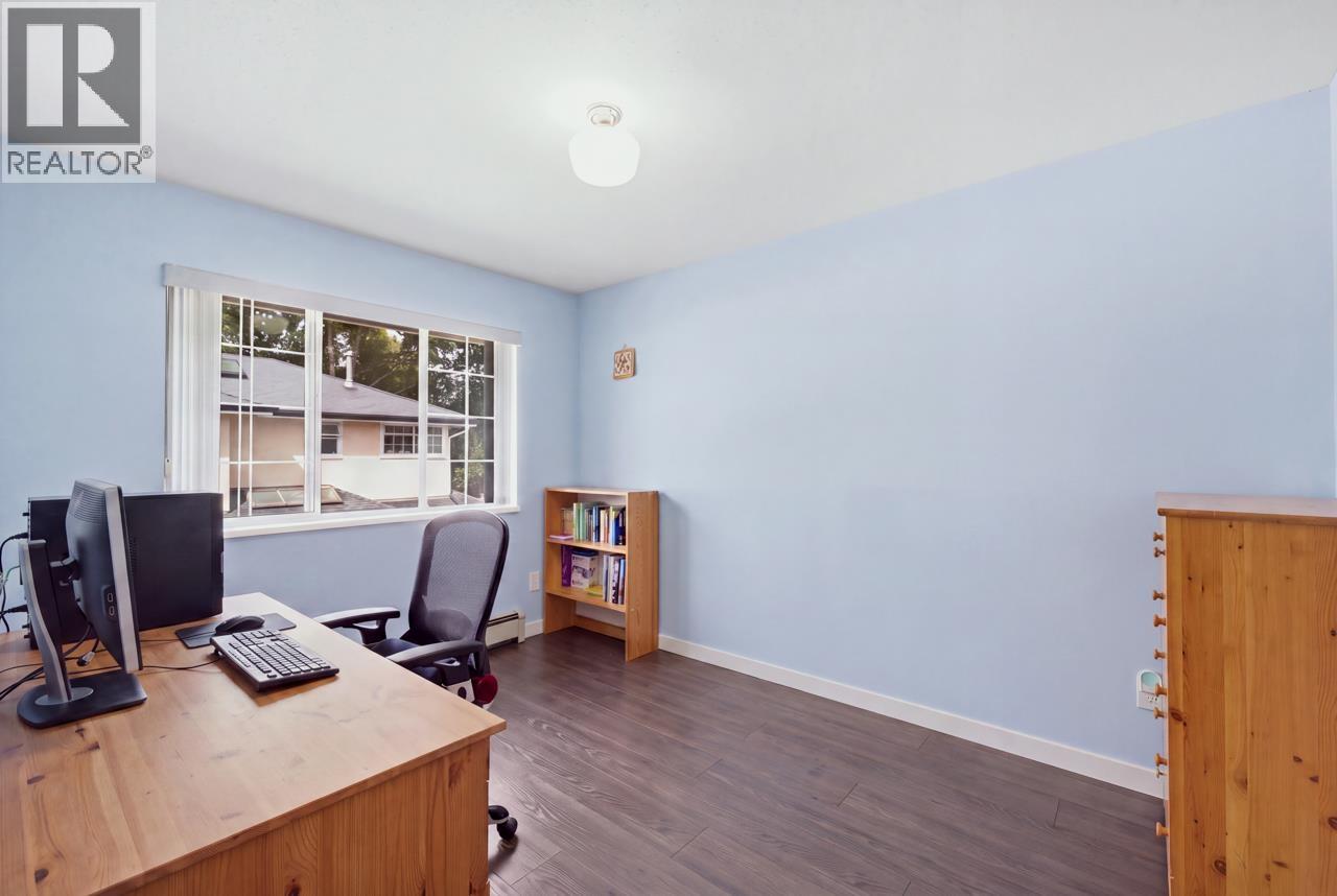 38 7691 Moffatt Road Property Photo 22