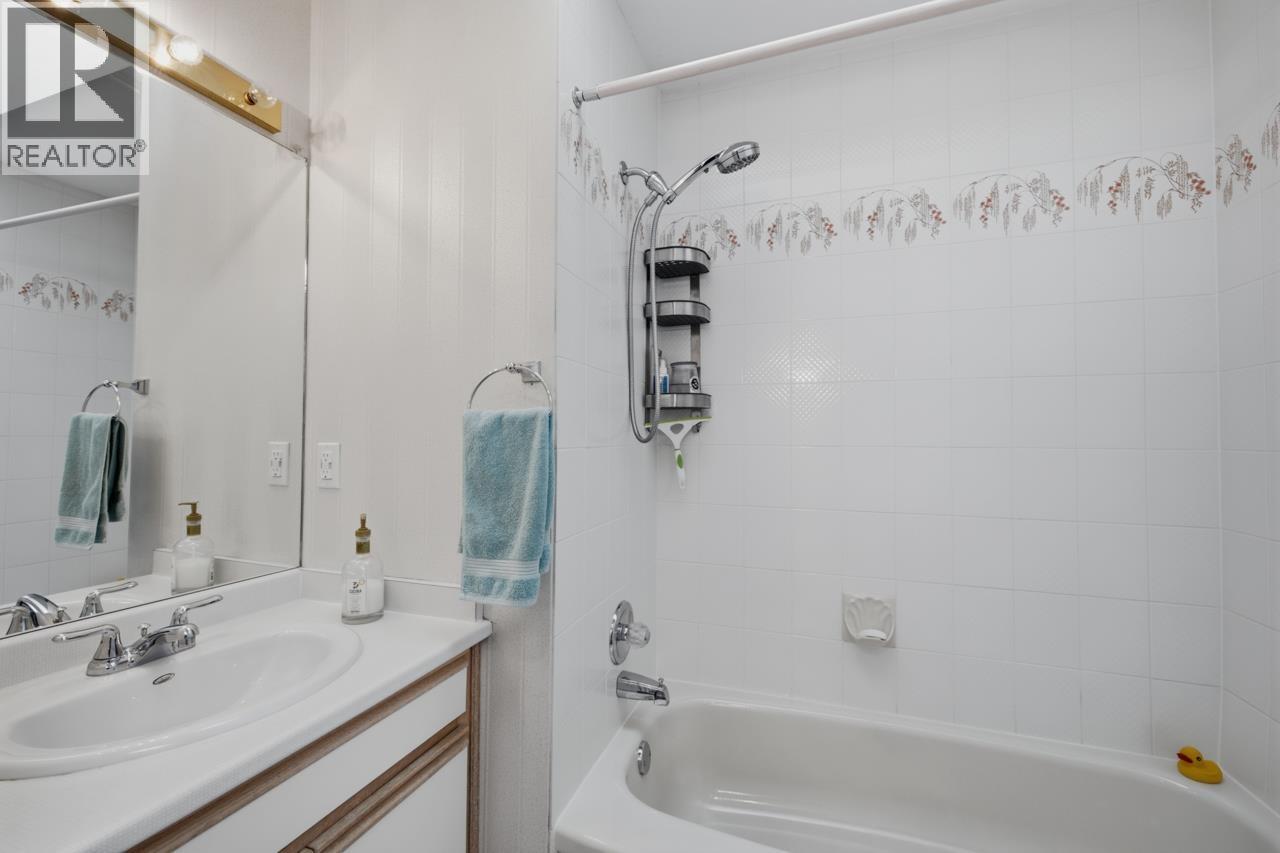 38 7691 Moffatt Road Property Photo 24