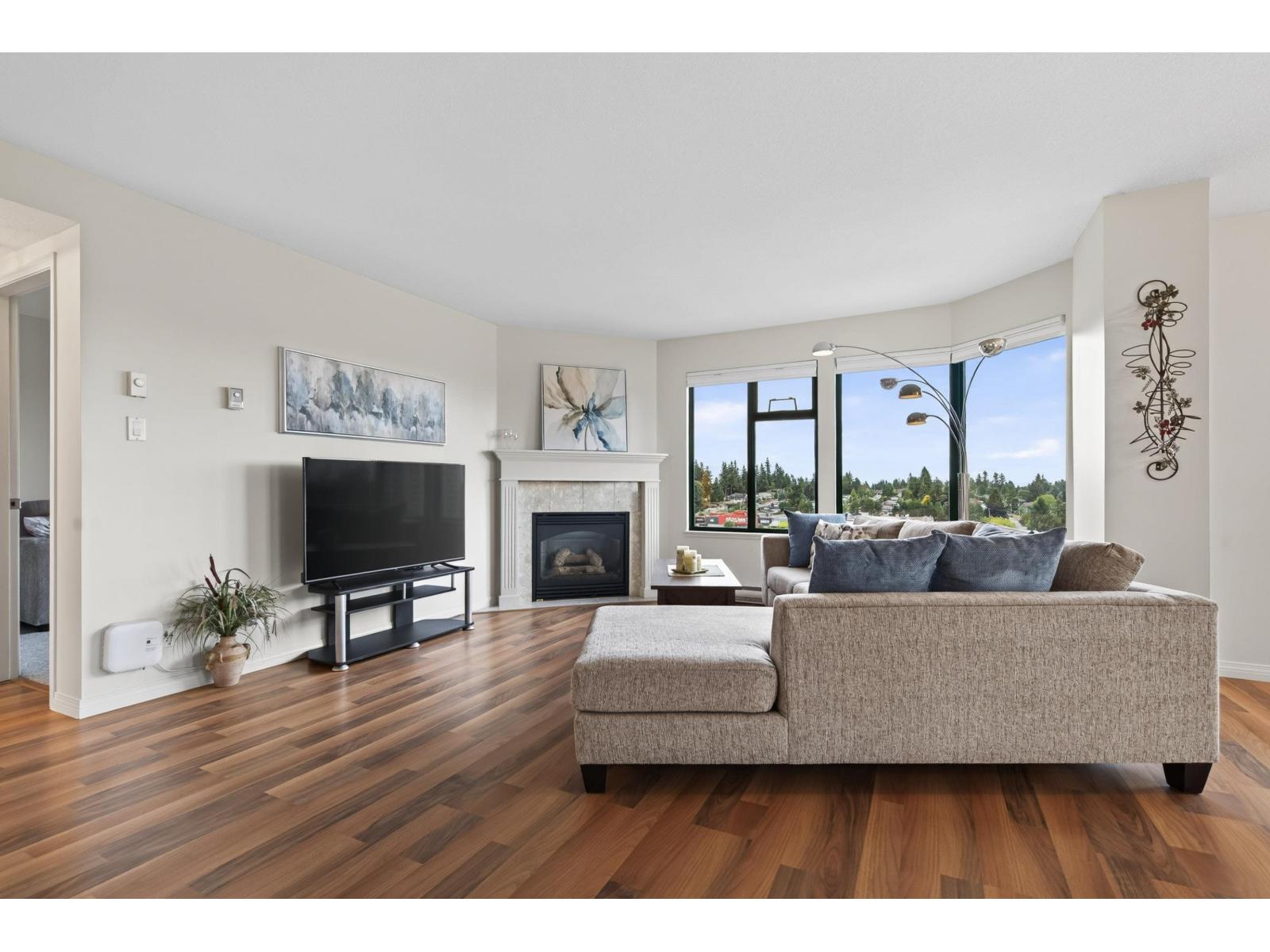 1001 32440 Simon Avenue Property Photo 5