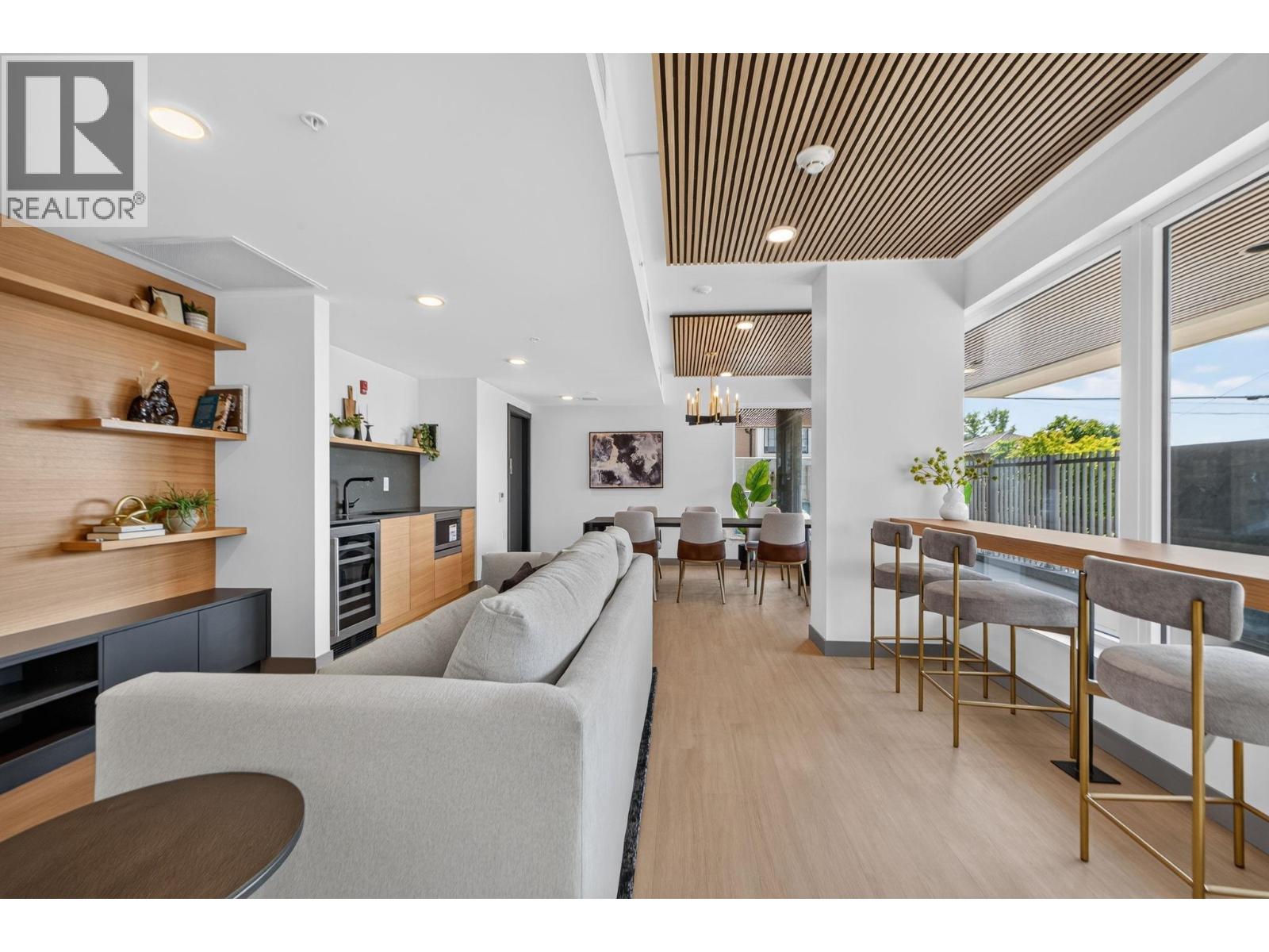 101 8030 Oak Street Property Photo 9