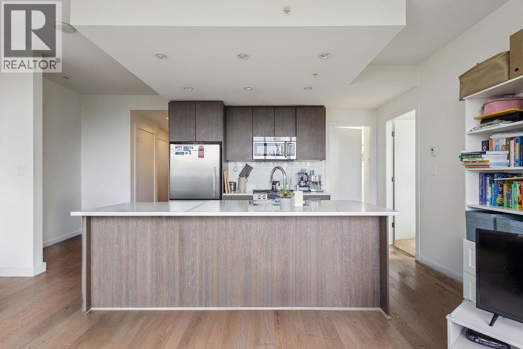 702 9060 University Crescent Property Photo 5