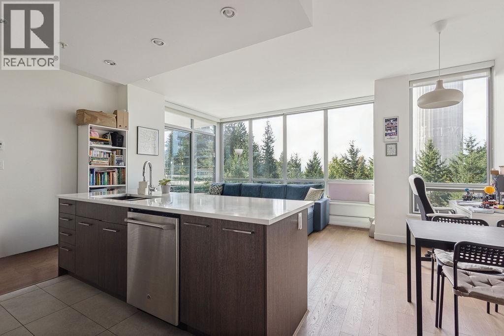 702 9060 University Crescent Property Photo 6
