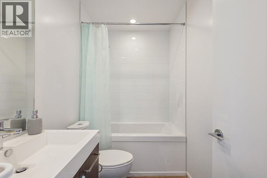 702 9060 University Crescent Property Photo 10