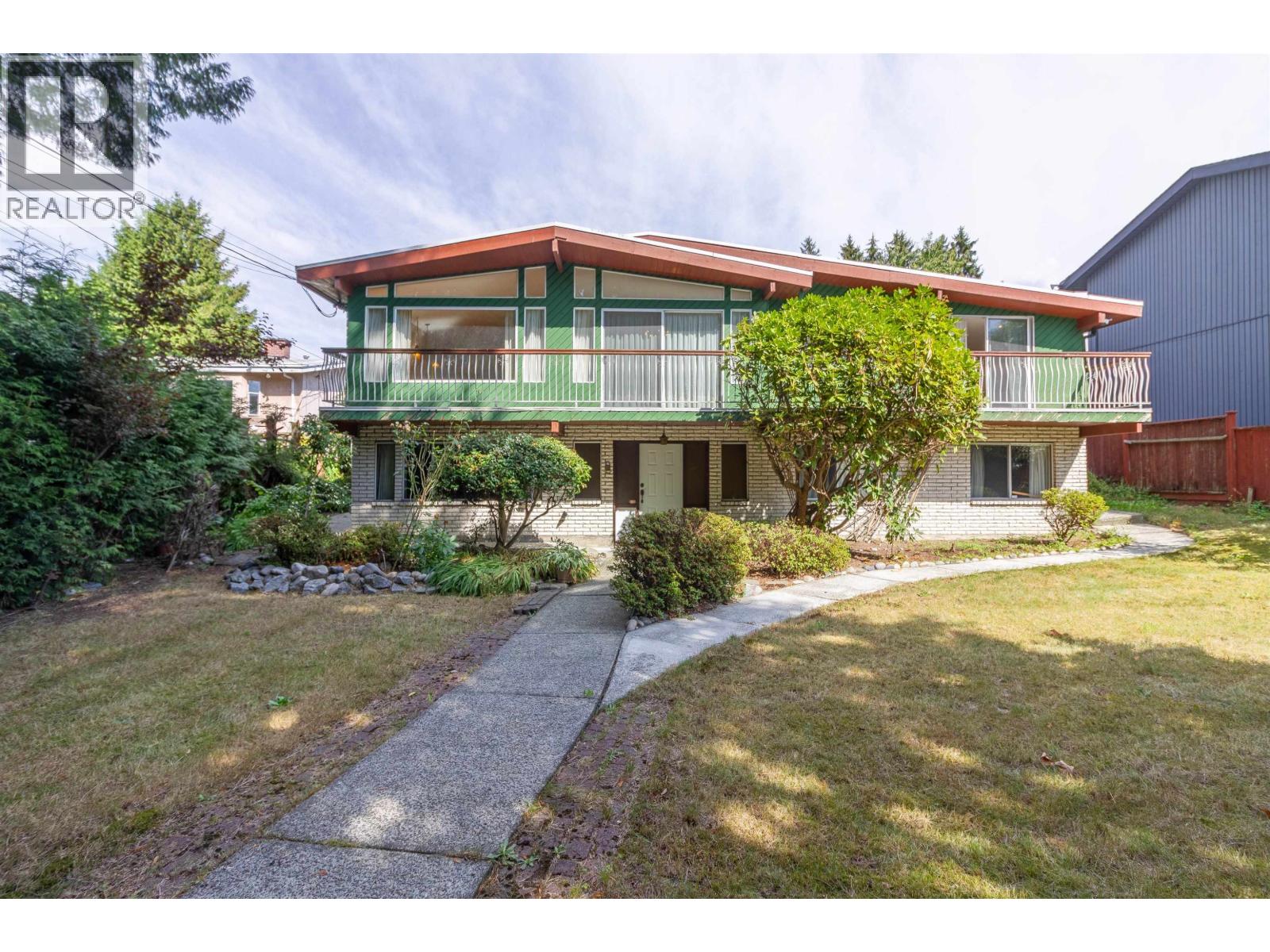 7107 Broadway Property Photo 1