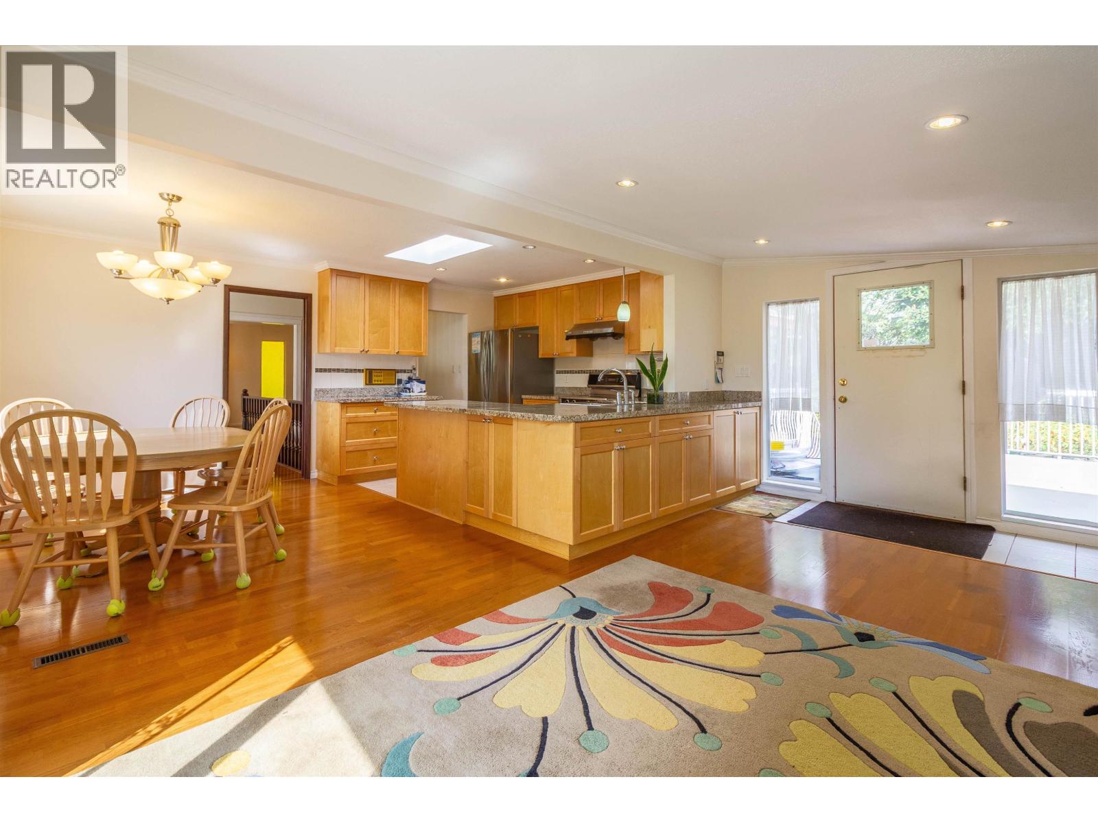 7107 Broadway Property Photo 5