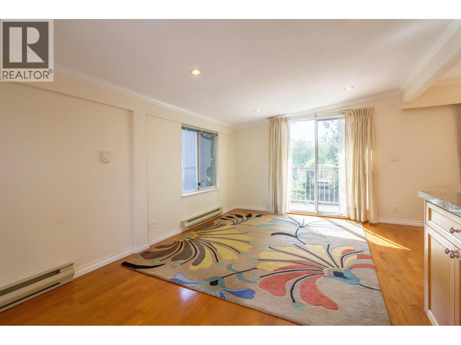 7107 Broadway Property Photo 11