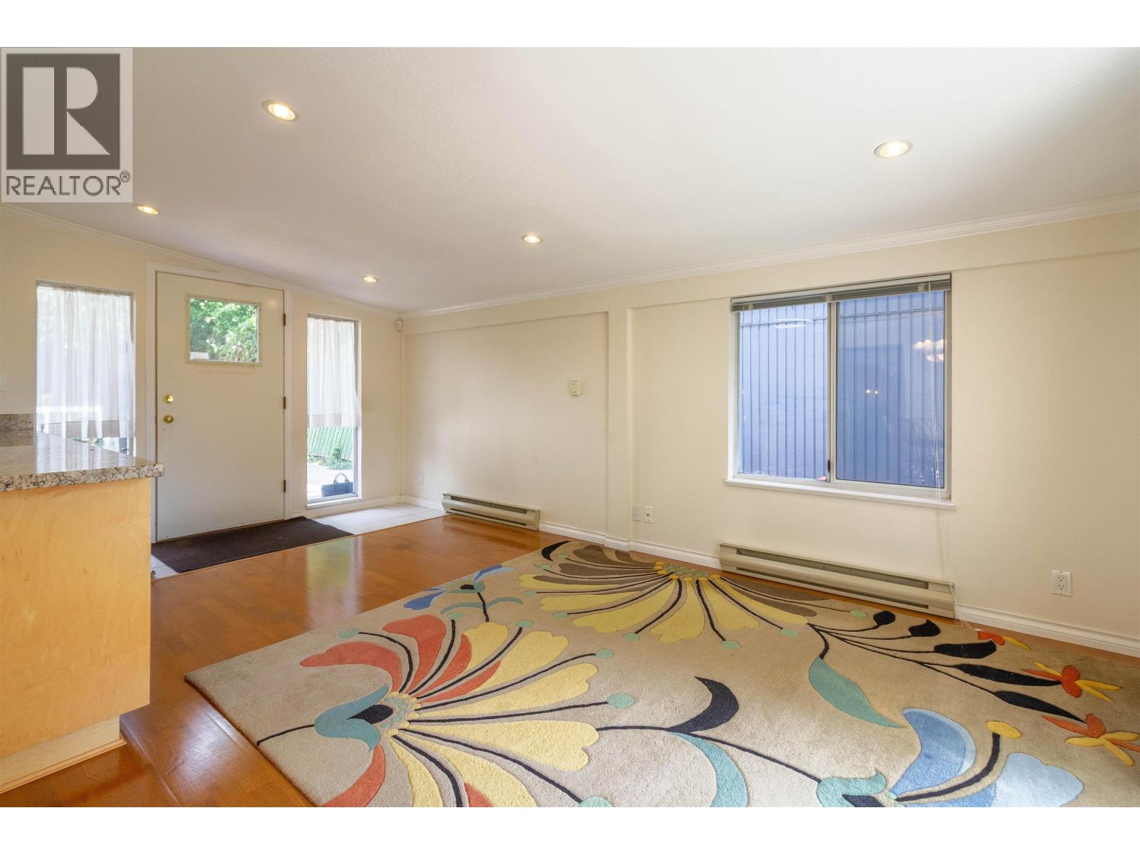 7107 Broadway Property Photo 12