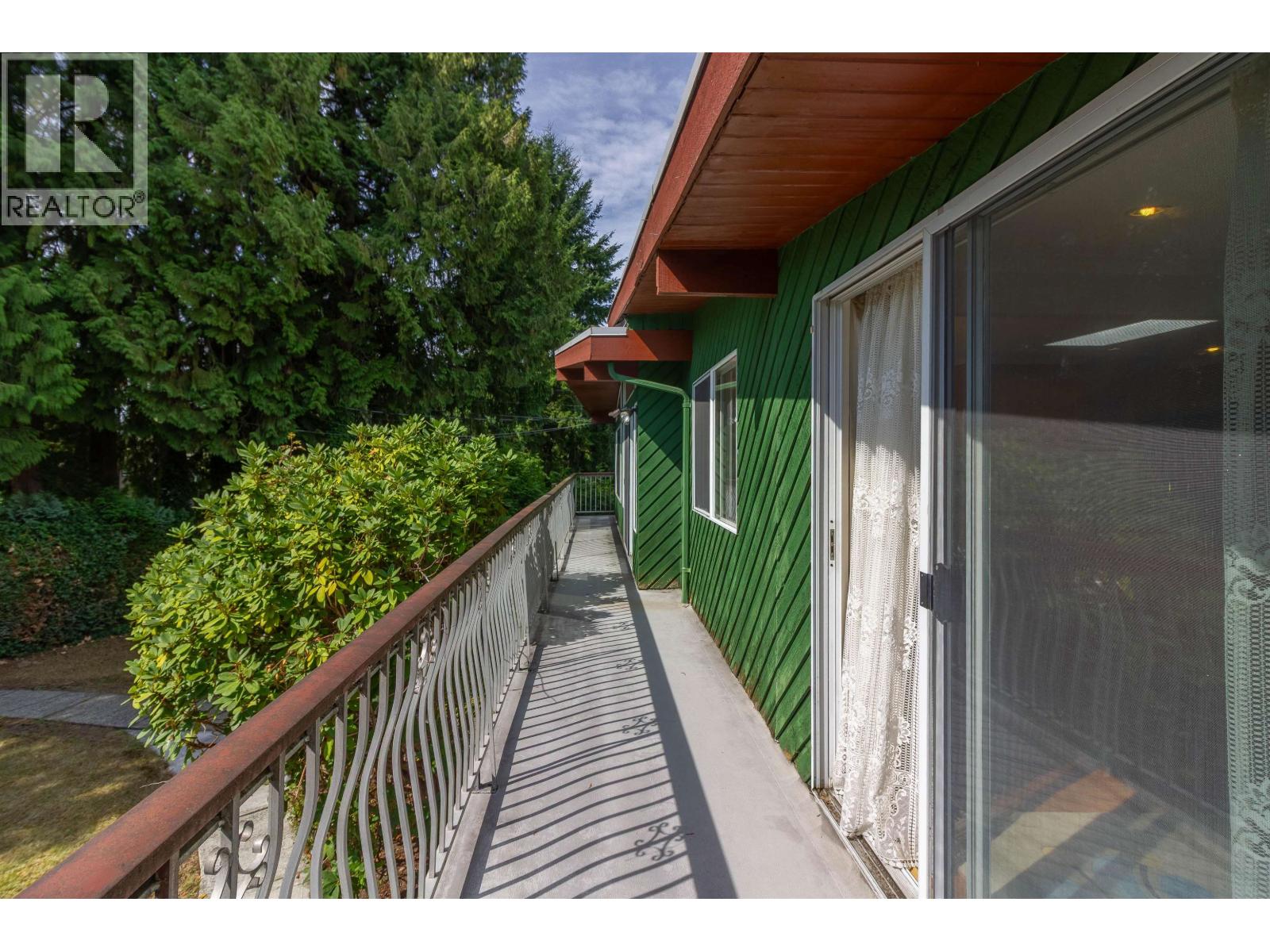 7107 Broadway Property Photo 31