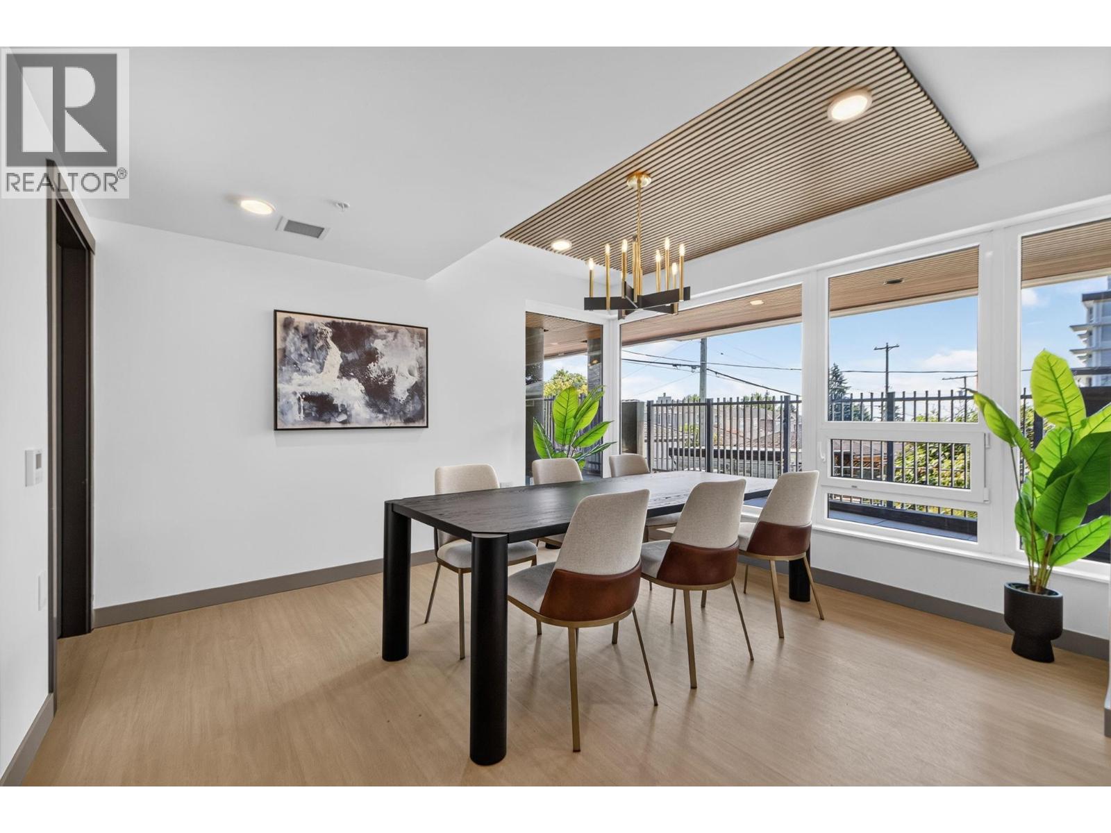 104 8030 Oak Street Property Photo 10