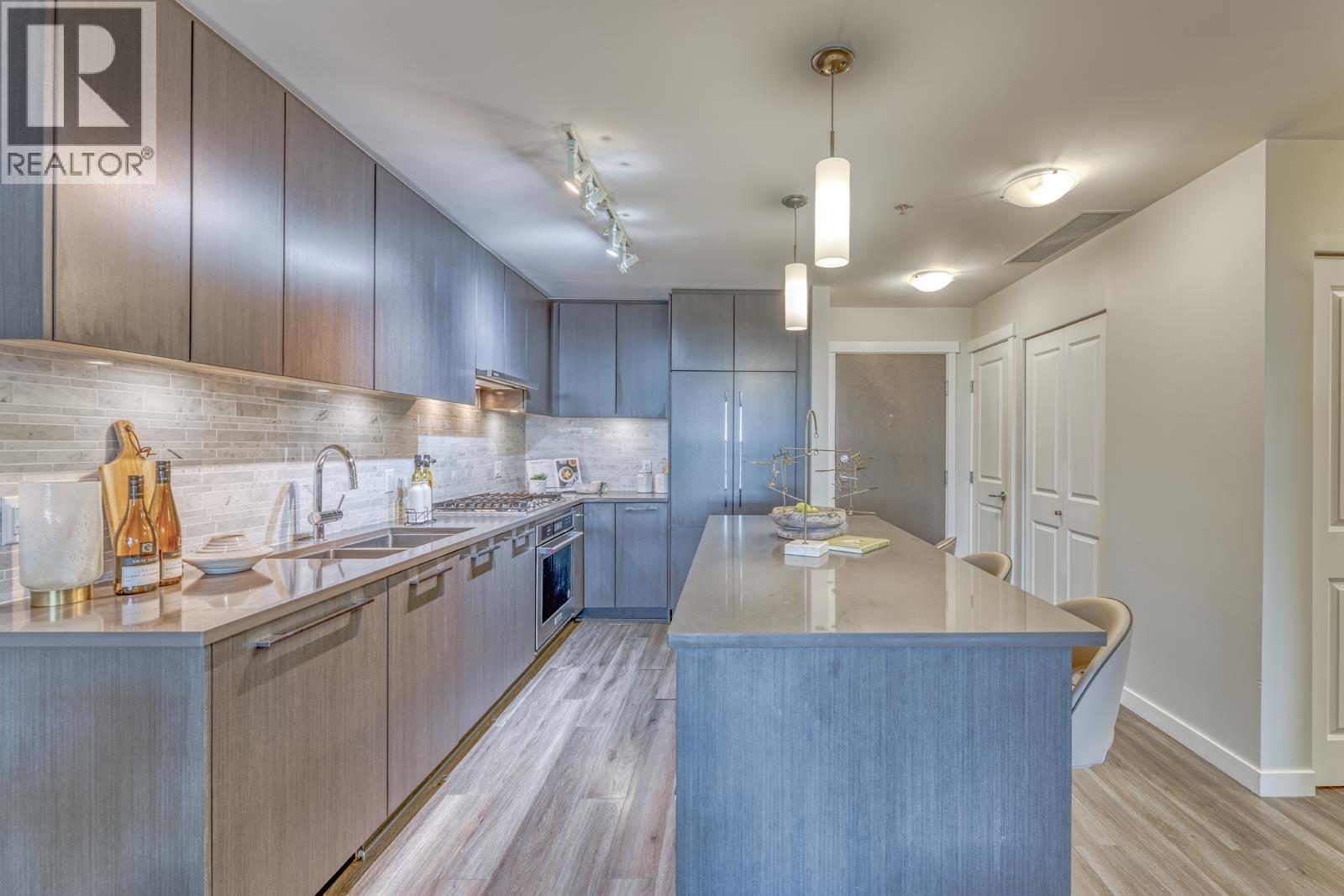 436 9551 Alexandra Road Property Photo 6