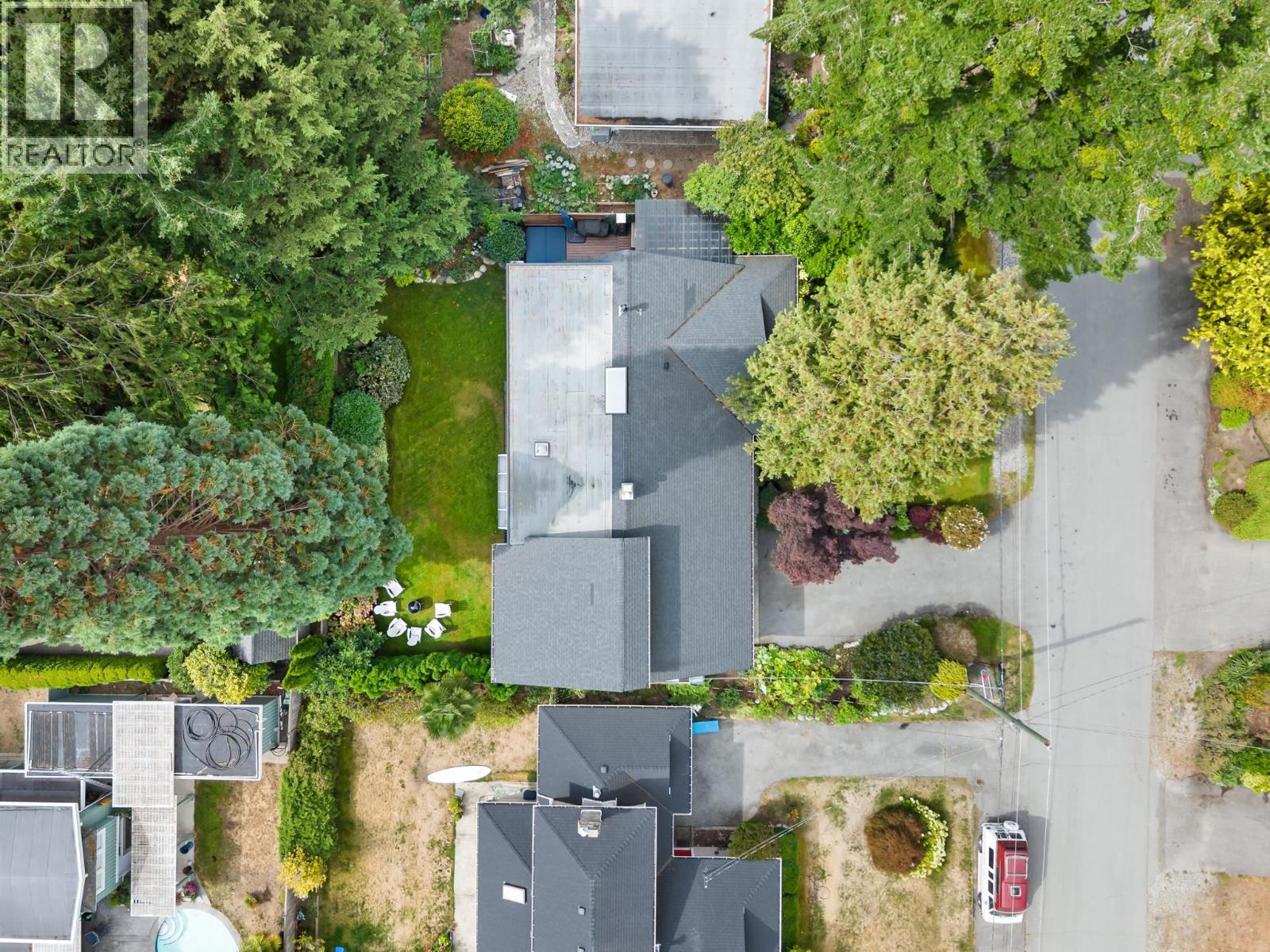 4844 7a Avenue Property Photo 2