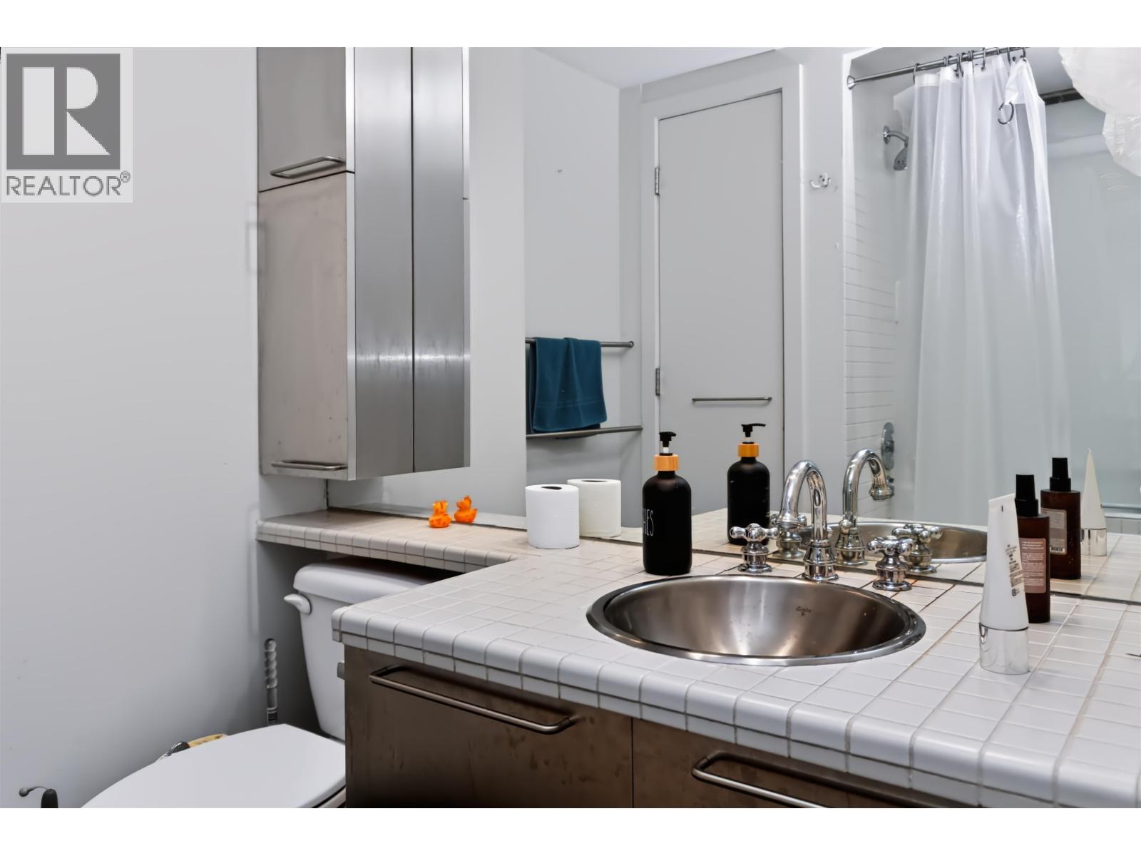 405 1072 Hamilton Street Property Photo 14