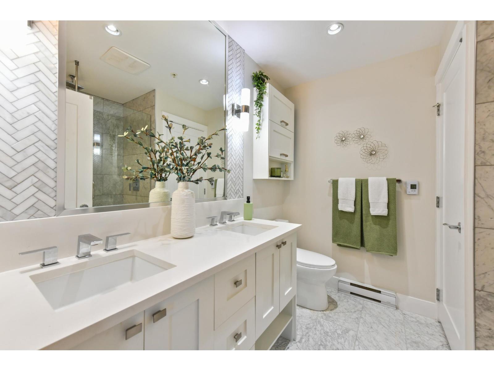 216 14855 Thrift Avenue Property Photo 21