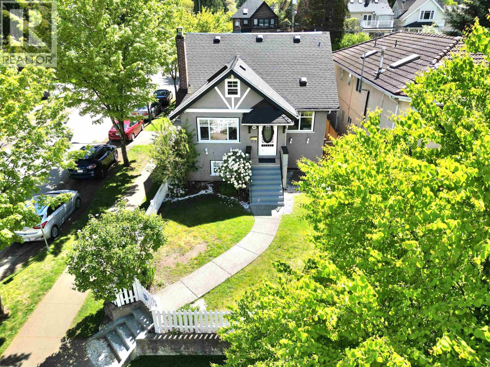 404 W 18th Avenue Property Photo 1