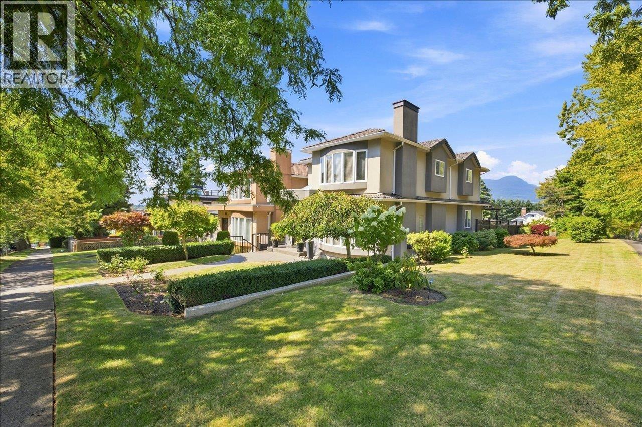 3493 Oxford Street Property Photo 3