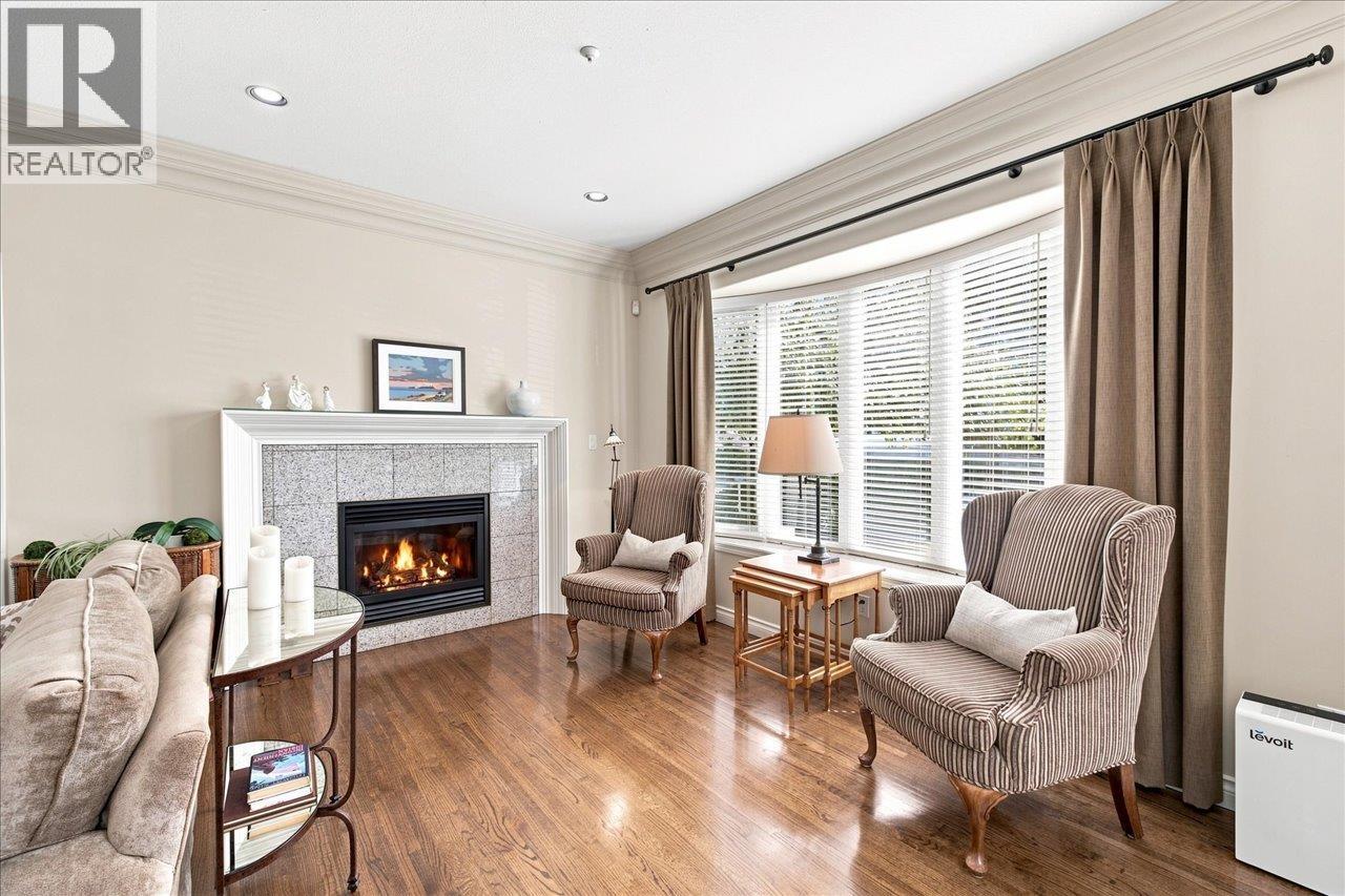 3493 Oxford Street Property Photo 5