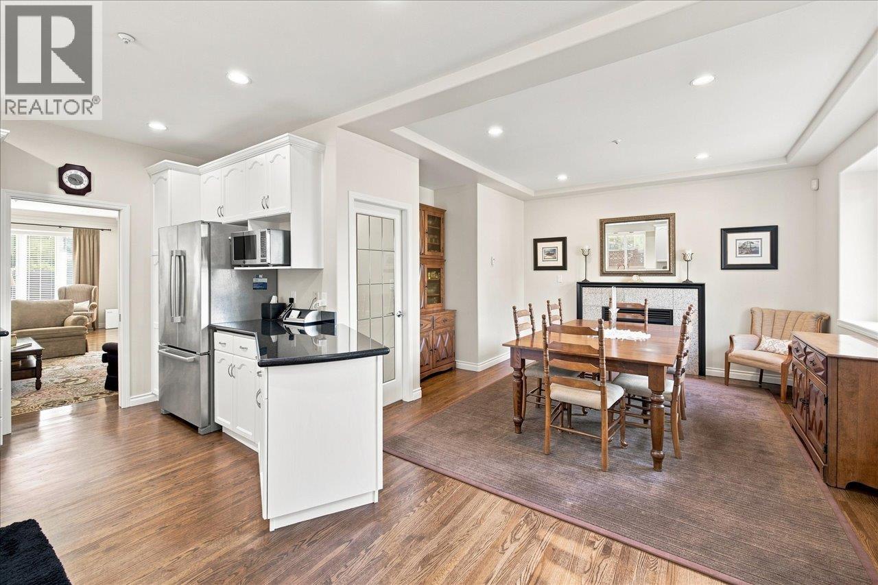 3493 Oxford Street Property Photo 12