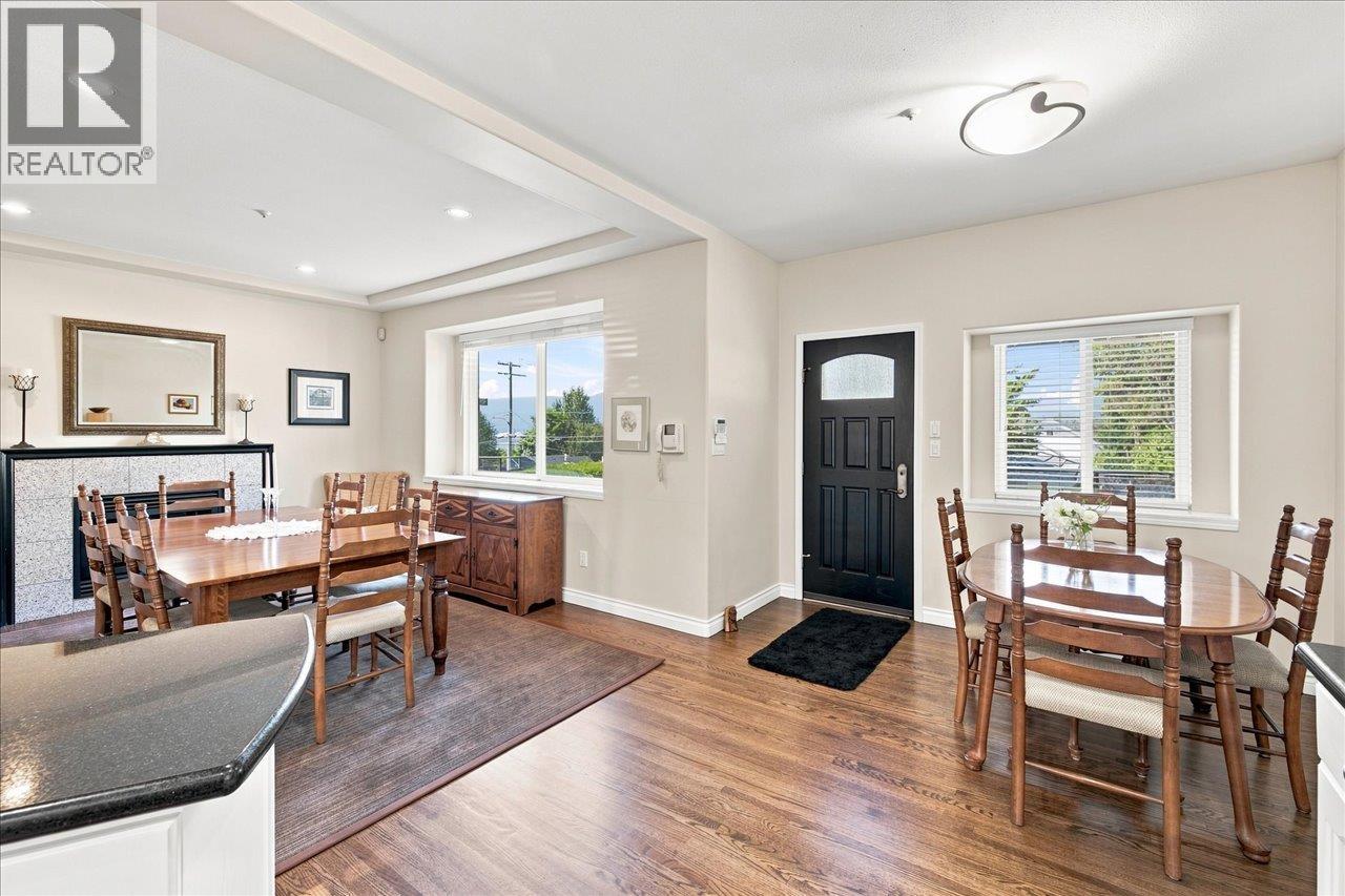 3493 Oxford Street Property Photo 13