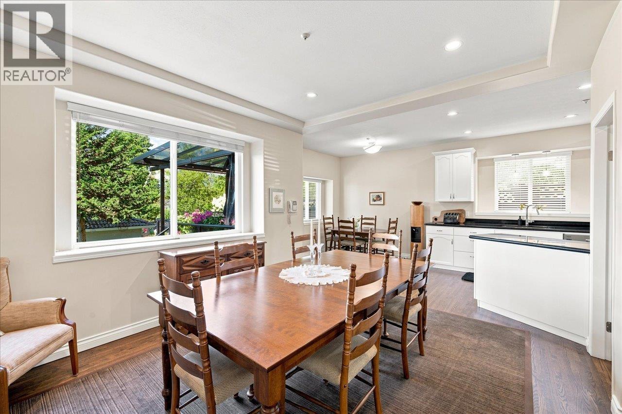 3493 Oxford Street Property Photo 16