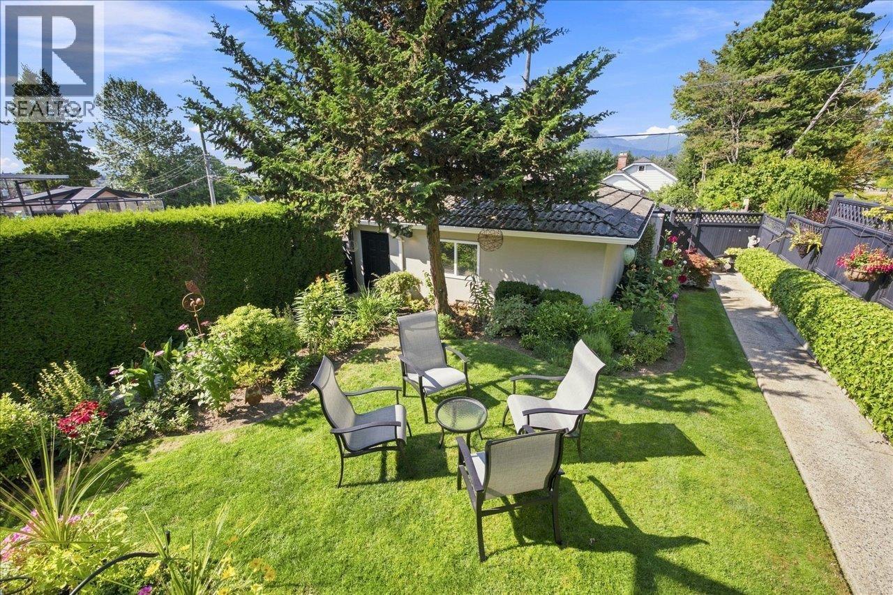 3493 Oxford Street Property Photo 19