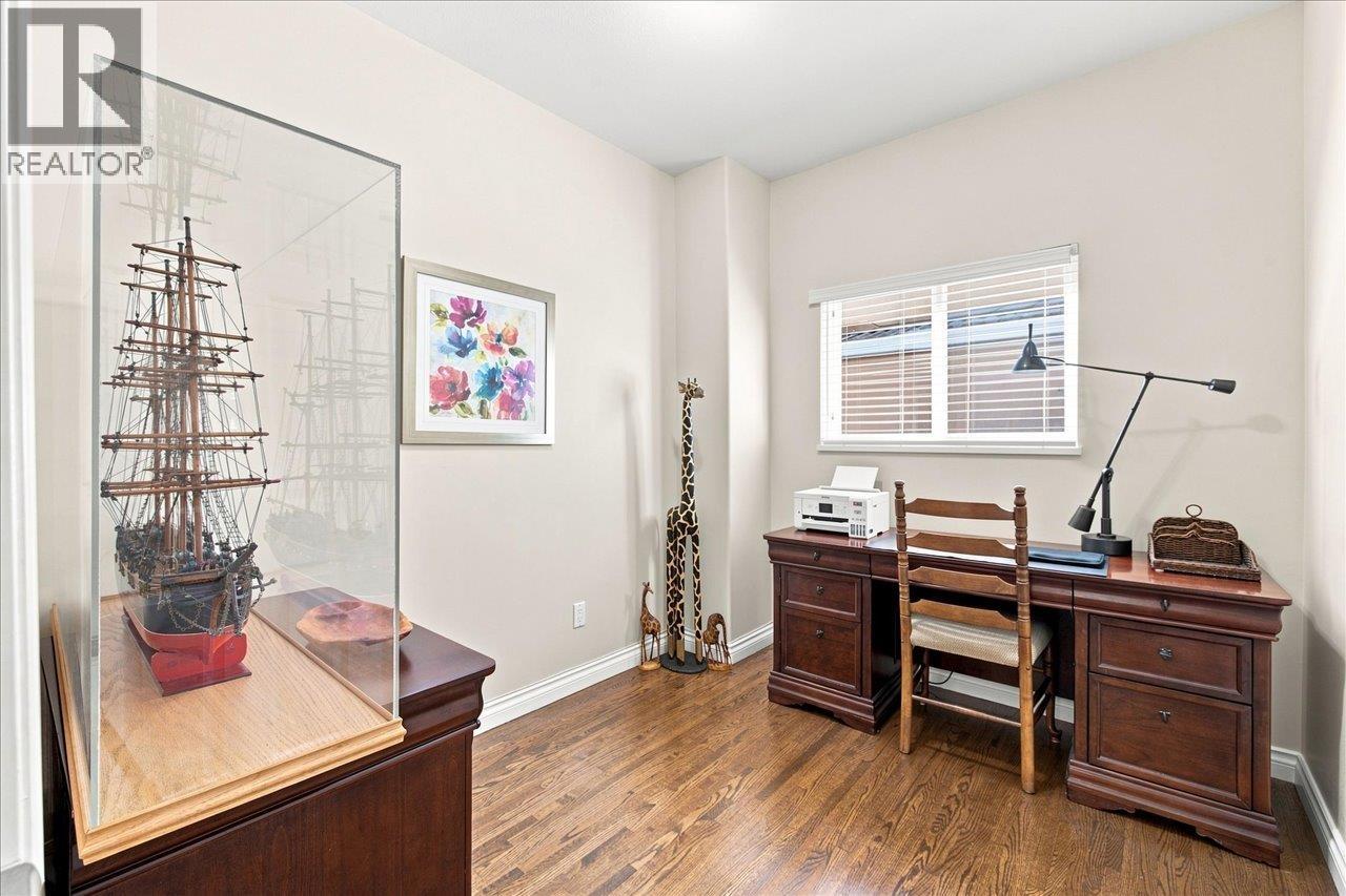 3493 Oxford Street Property Photo 20