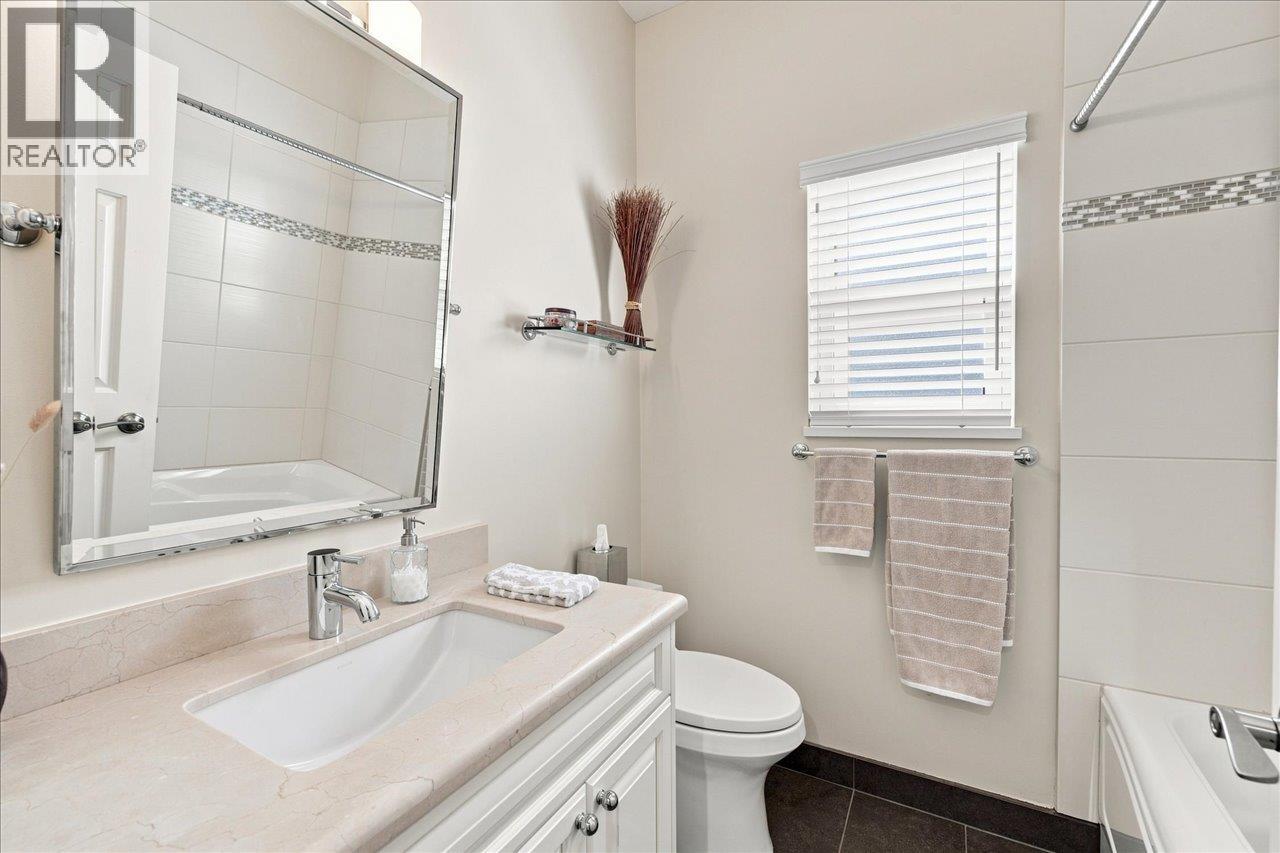 3493 Oxford Street Property Photo 21