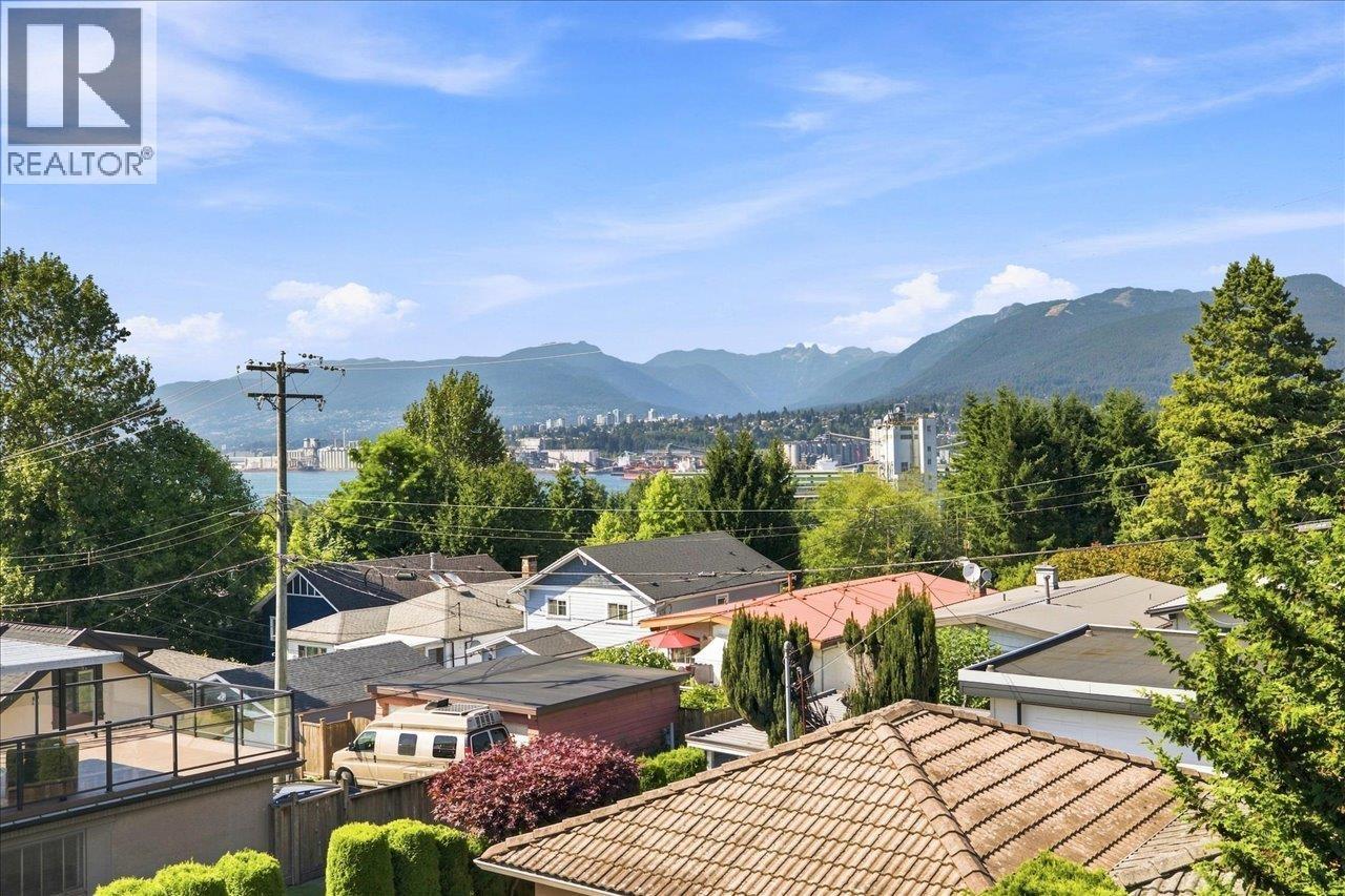 3493 Oxford Street Property Photo 28