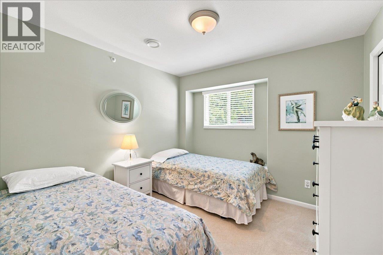 3493 Oxford Street Property Photo 30