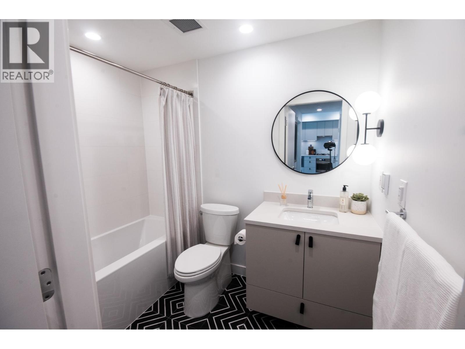609 1680 E 12th Avenue Property Photo 15