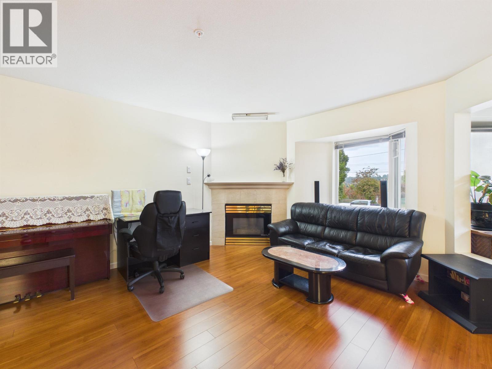 208 2677 Broadway Street Property Photo 4