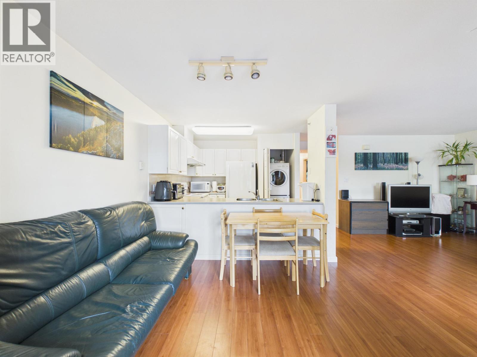 208 2677 Broadway Street Property Photo 6