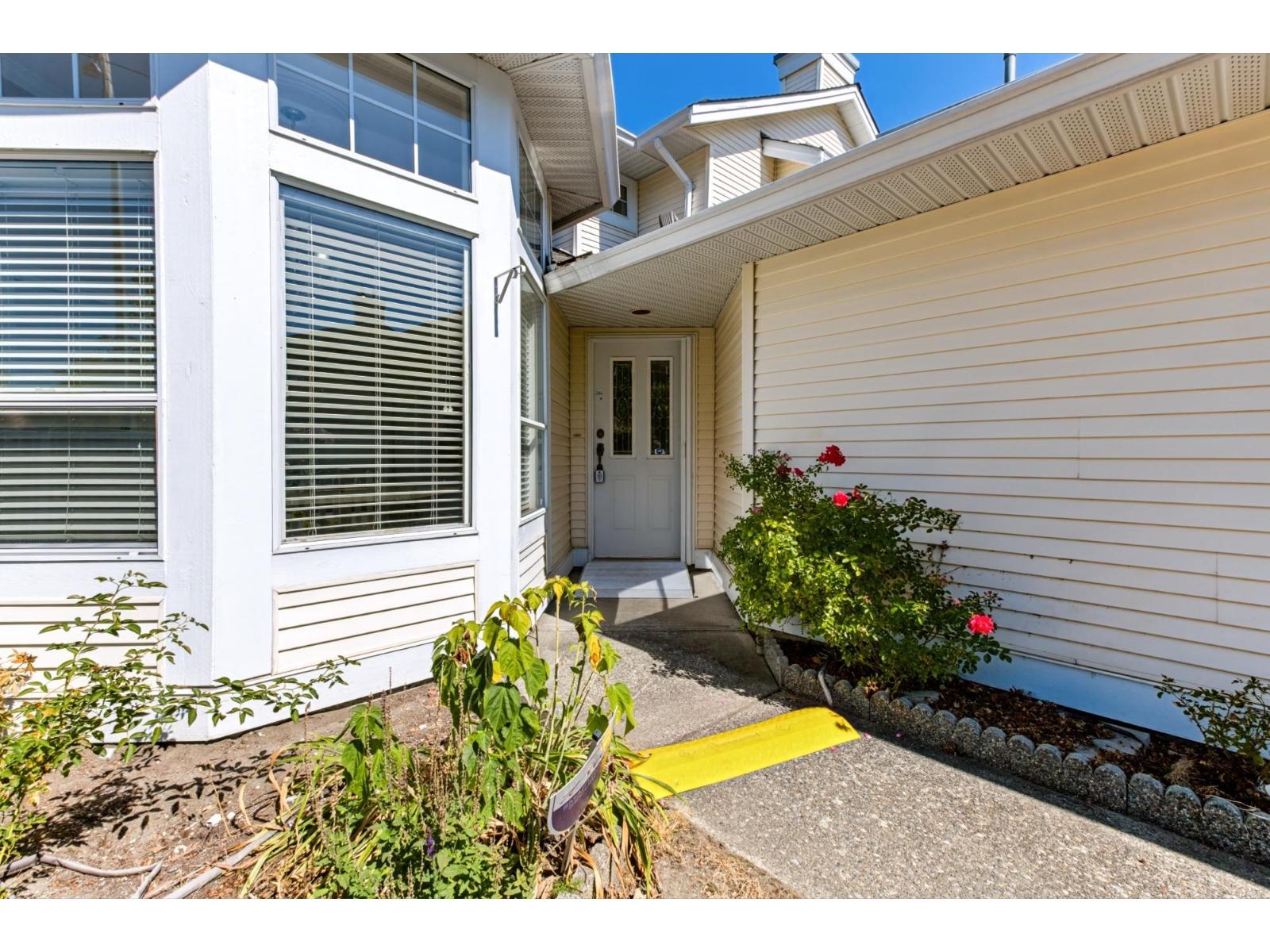 18 9208 208 Street Property Photo 2