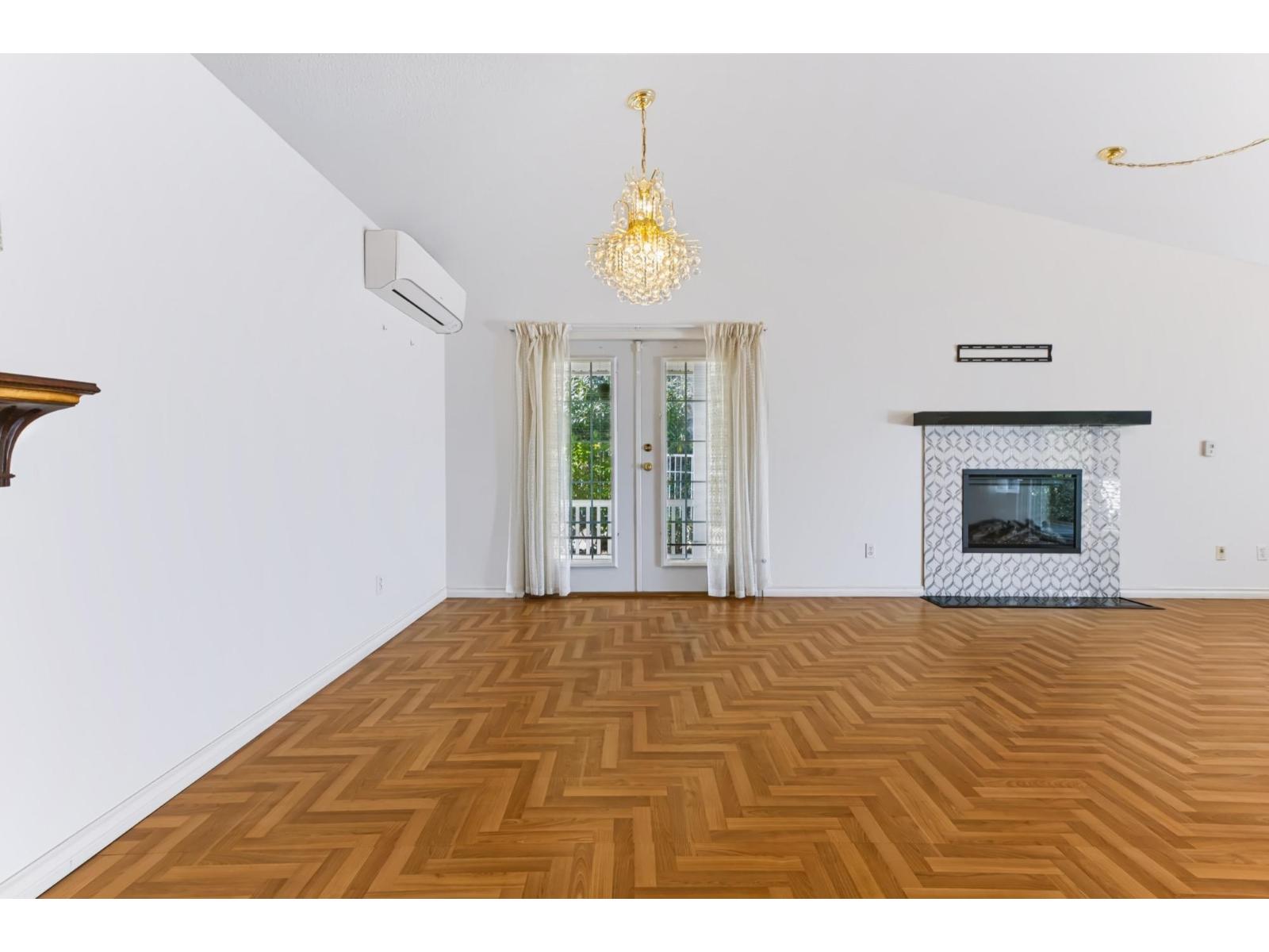 18 9208 208 Street Property Photo 8