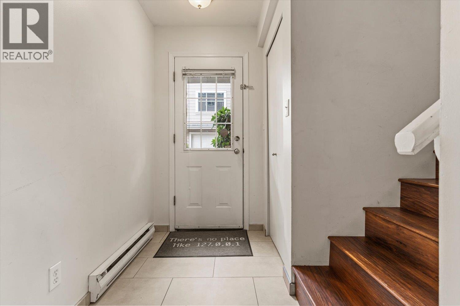 51 2450 Hawthorne Avenue Property Photo 3