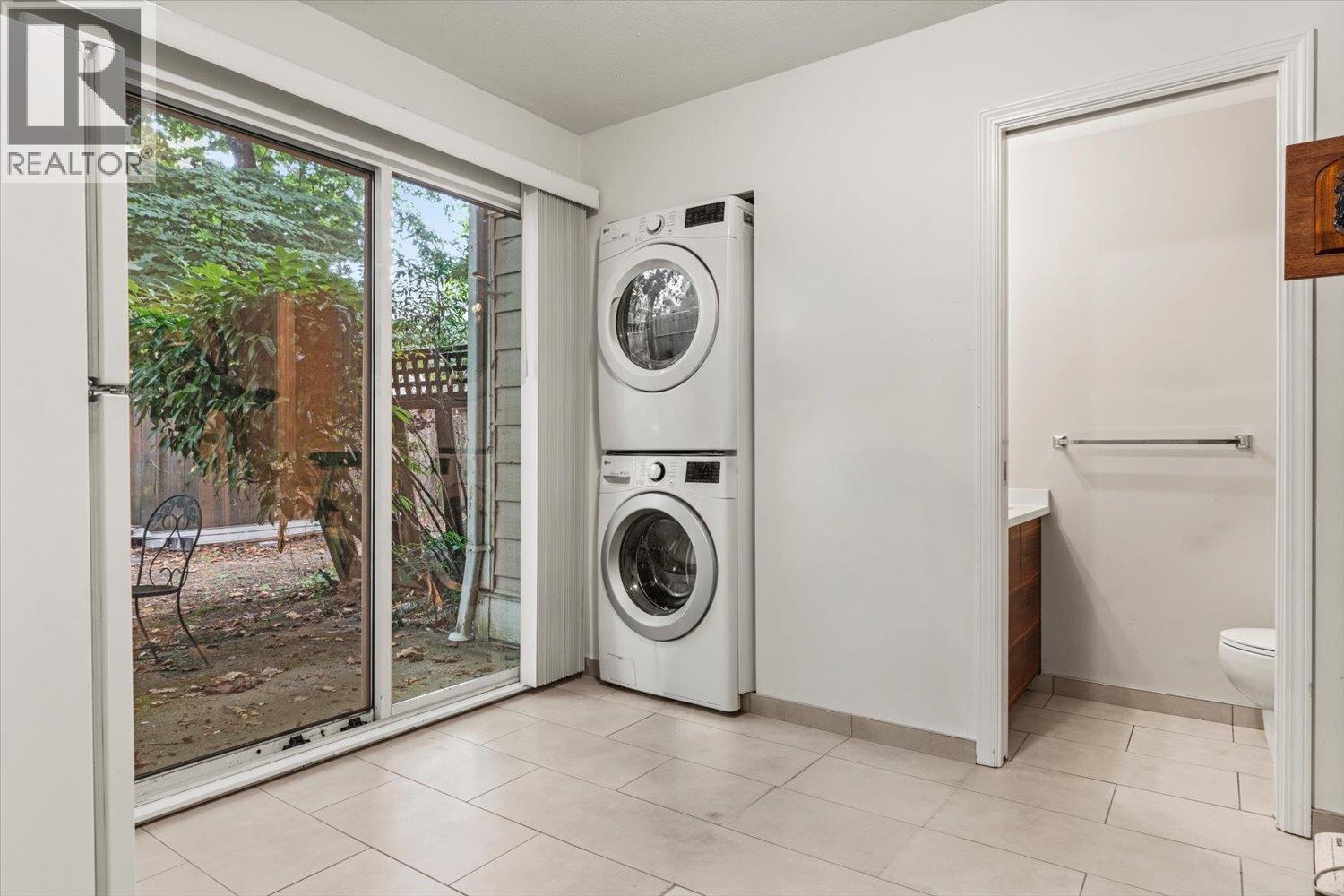 51 2450 Hawthorne Avenue Property Photo 32