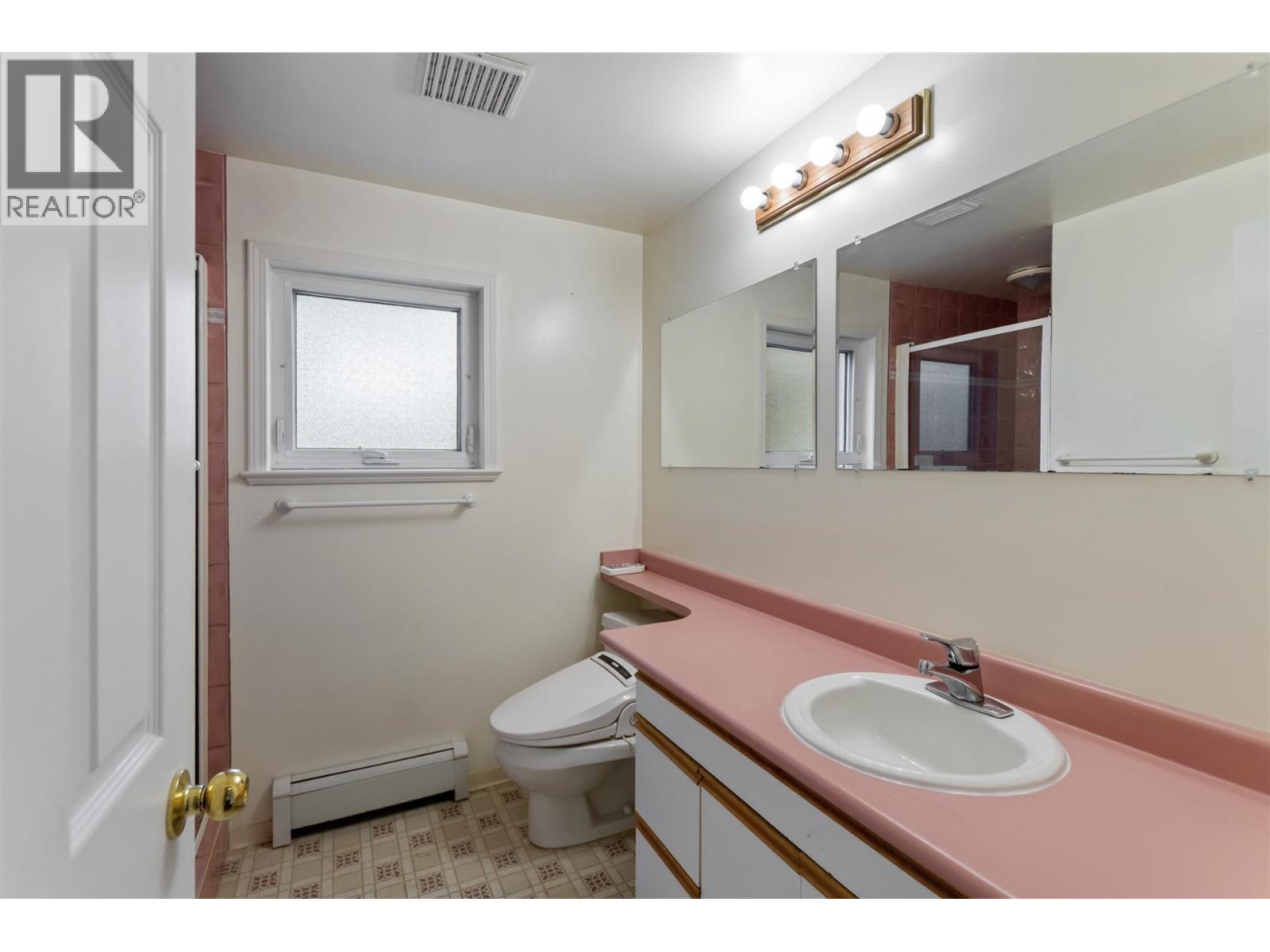 1806 Western Parkway Property Photo 12