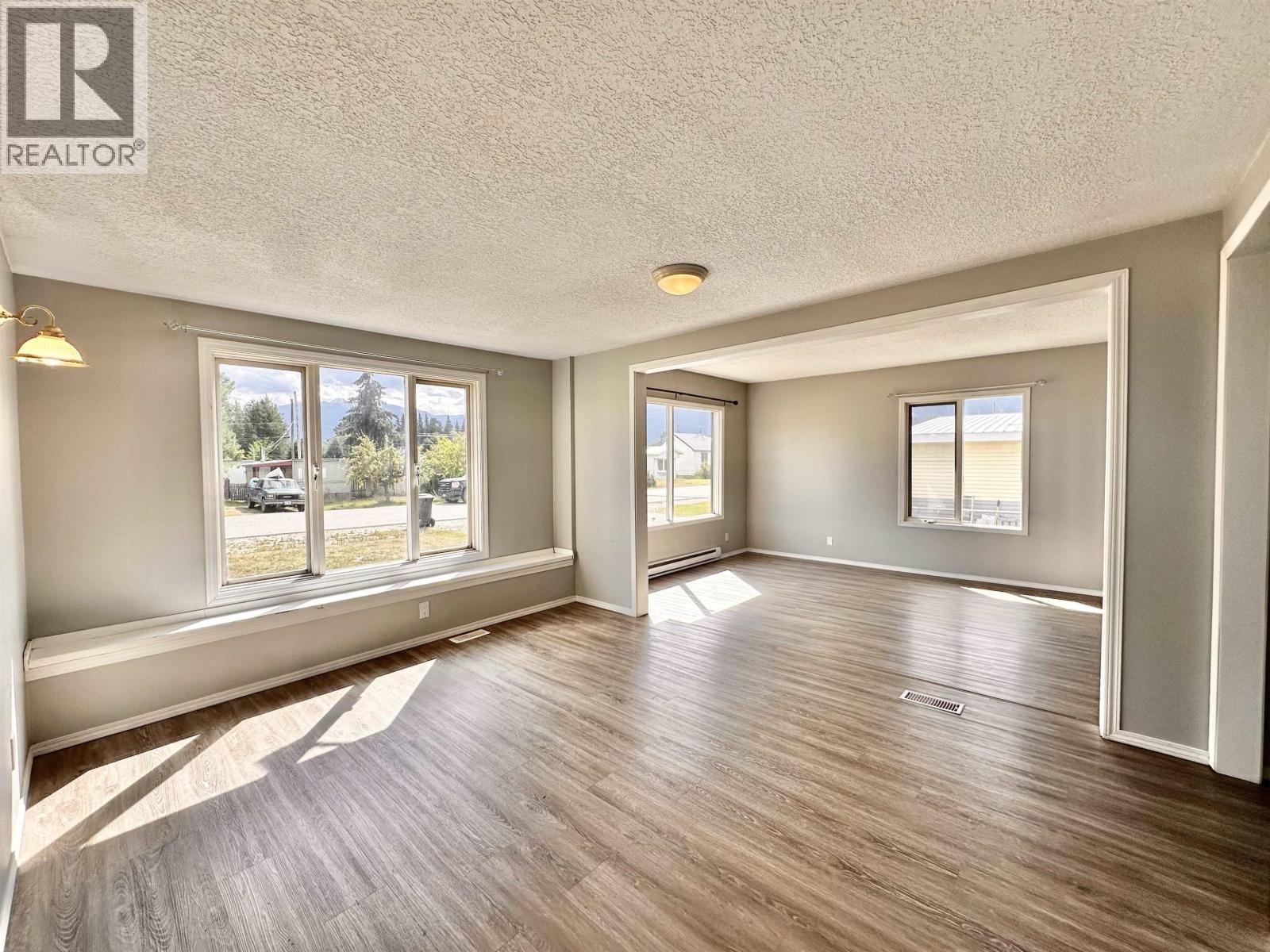 1144 4th Avenue Property Photo 3