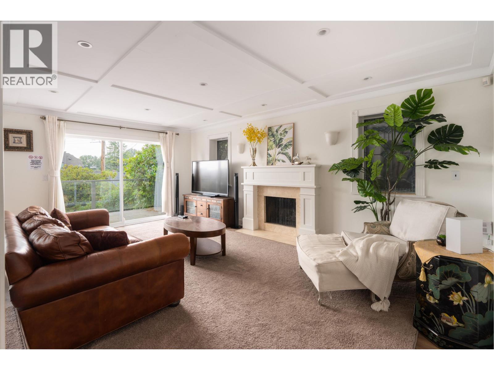 4333 Locarno Crescent Property Photo 1